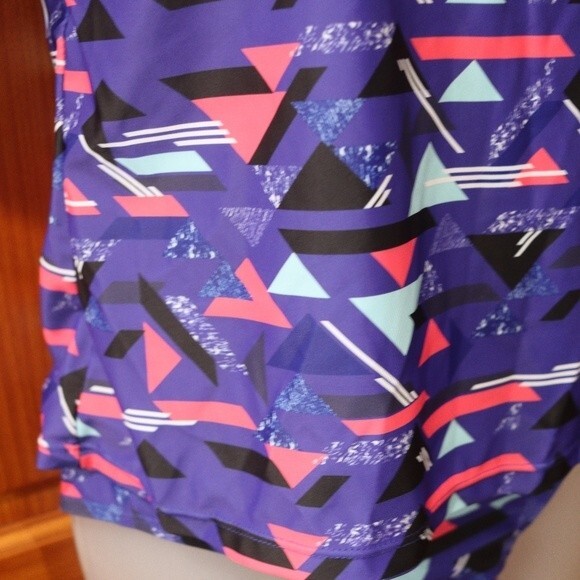 Unbranded XXL Purple Geometric Rash Guard Swimsuit 2-Piece Set - Picture 3 of 10